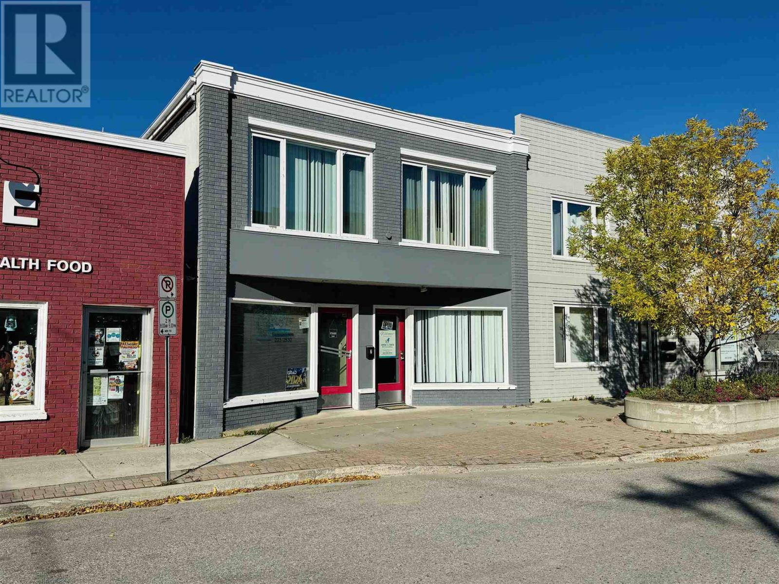 6 & 8 Earl Ave Property Photo 1