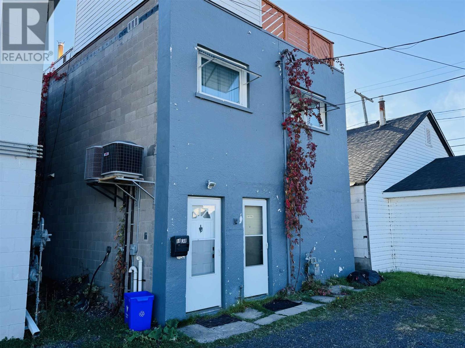6 & 8 Earl Ave Property Photo 3
