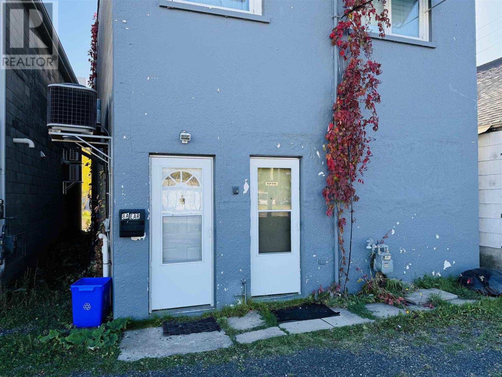 6 & 8 Earl Ave Property Photo 4