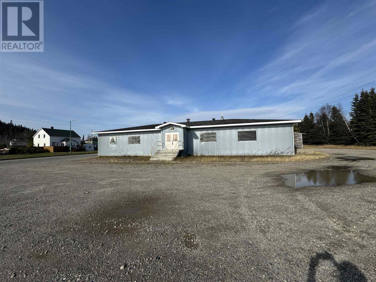 65 Stevens Ave Property Photo 4