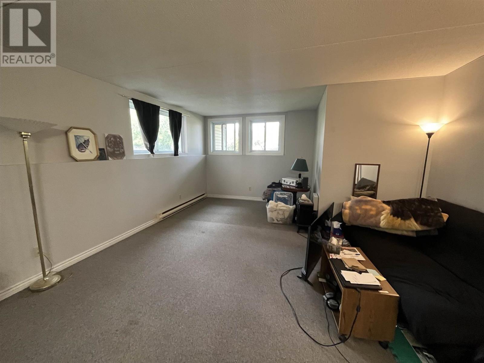 160 725 James Street S Property Photo 5