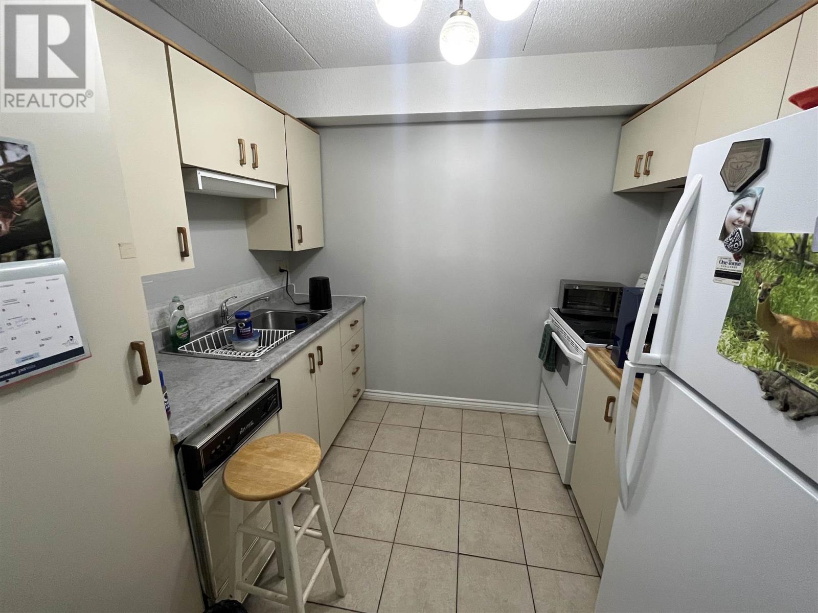 160 725 James Street S Property Photo 6