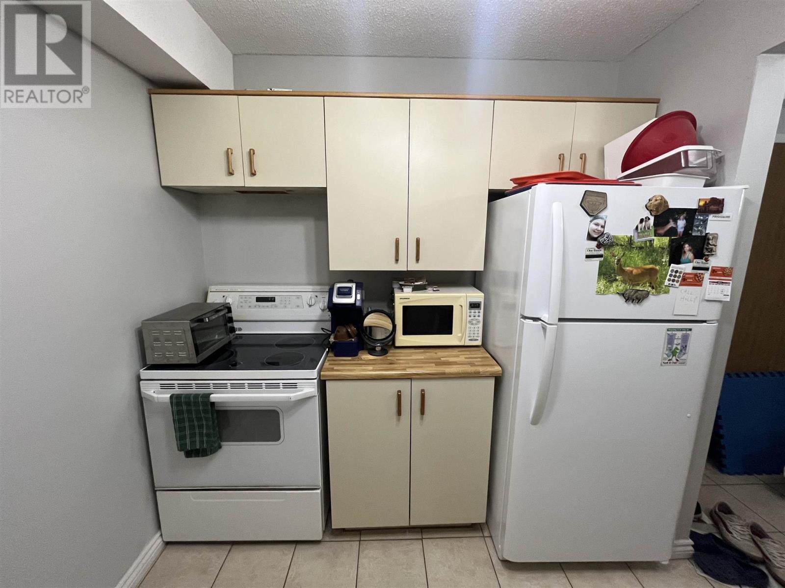 160 725 James Street S Property Photo 8