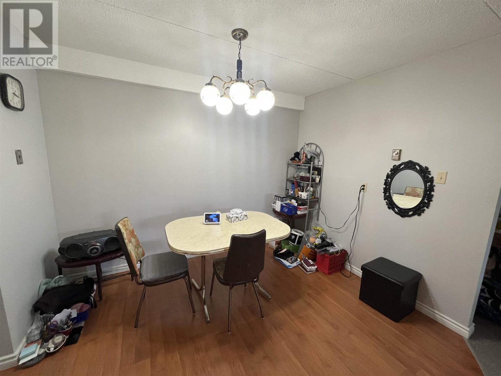 160 725 James Street S Property Photo 9
