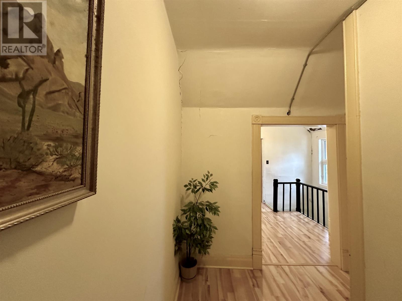 314 First St E Property Photo 4