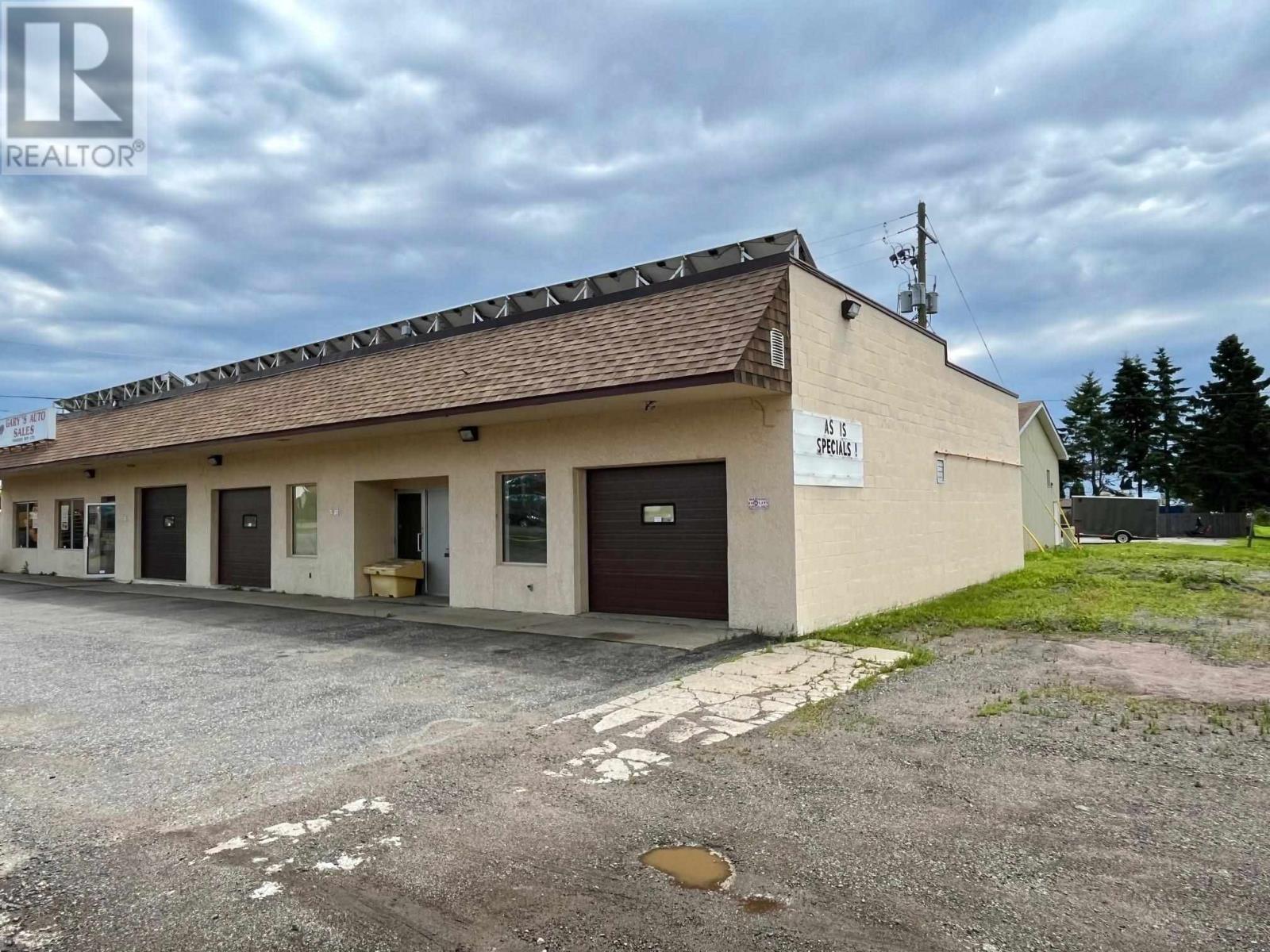 1 525 Cumberland St Property Photo 3