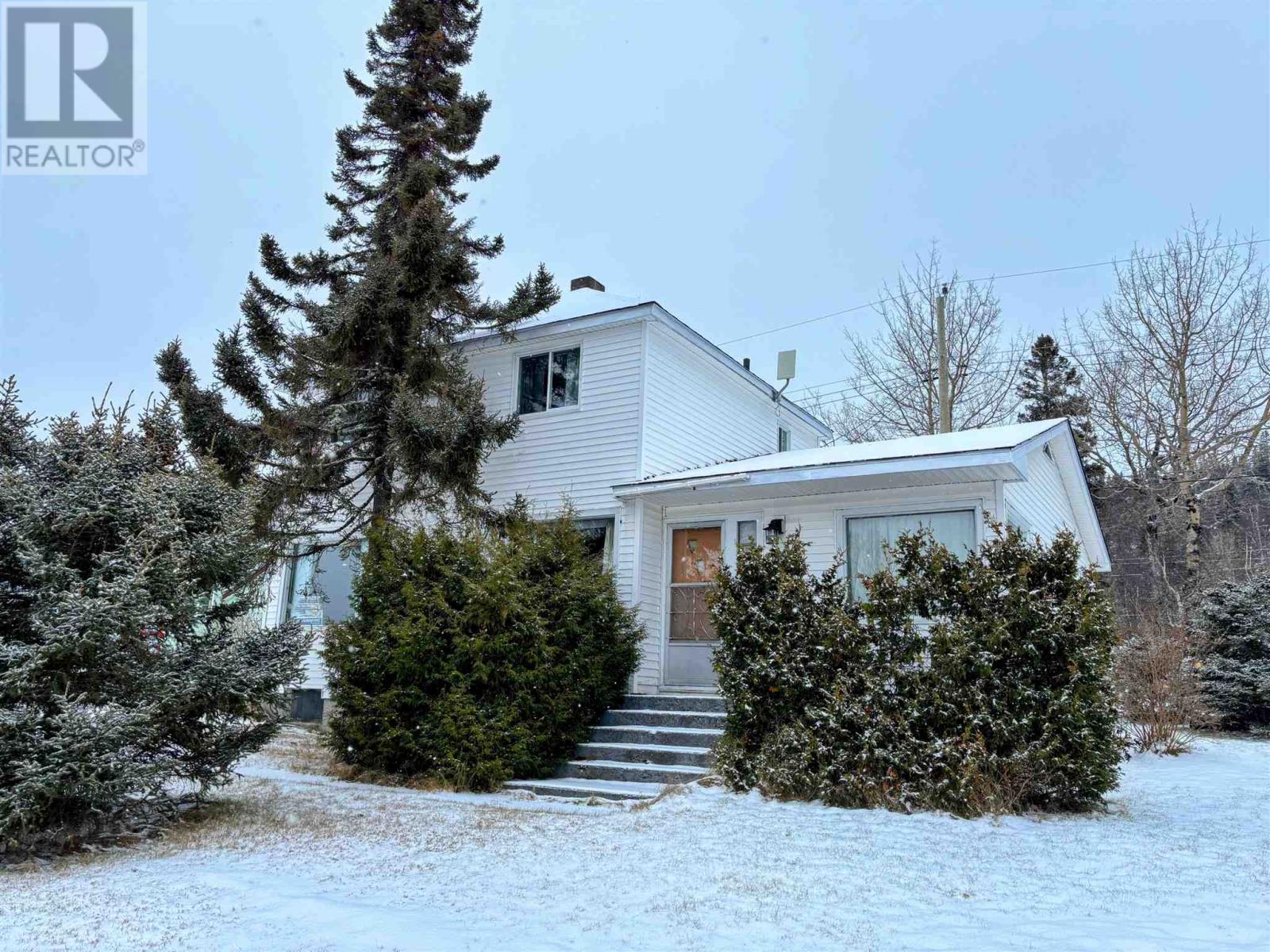 18 Ross Ave Property Photo