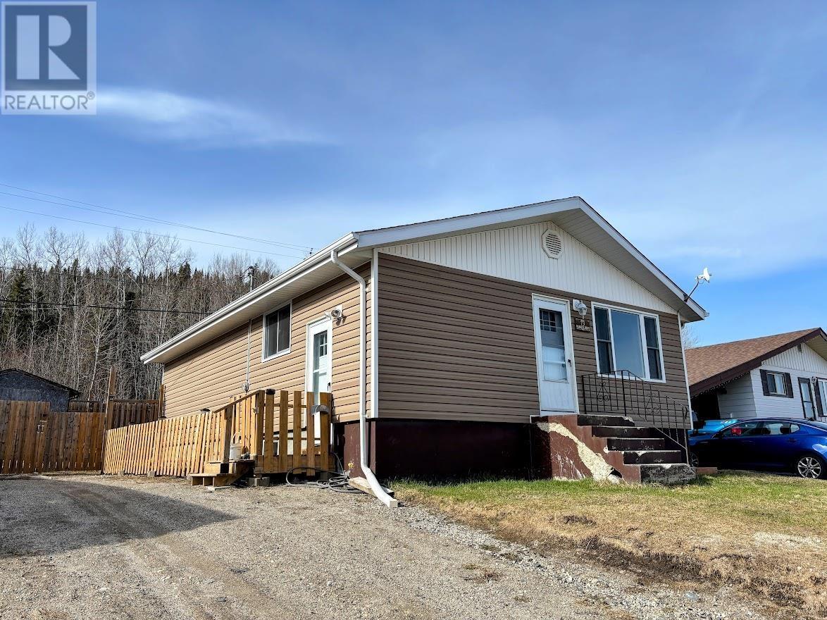 73 Warbler Dr Property Photo 1