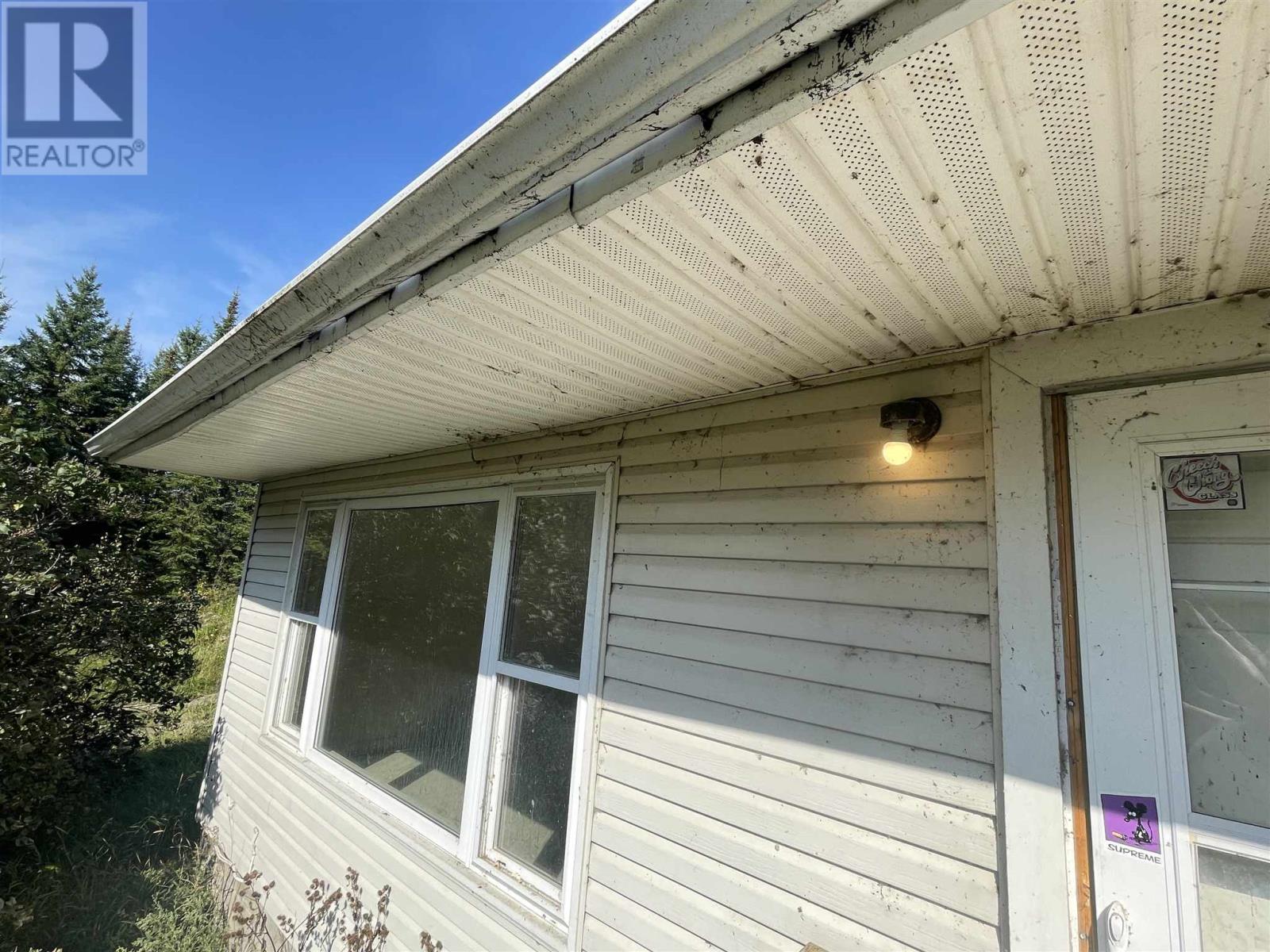 105 Railway Ave W Property Photo 2