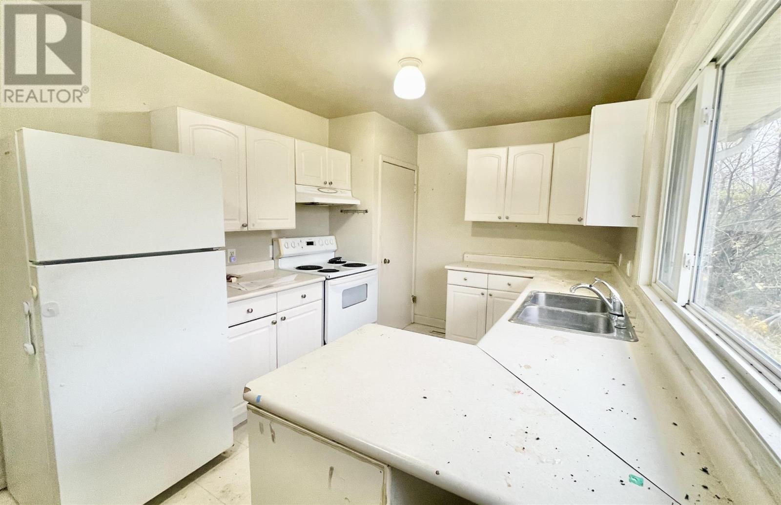 105 Railway Ave W Property Photo 14