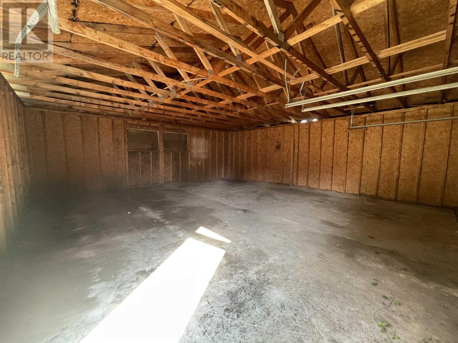 105 Railway Ave W Property Photo 24