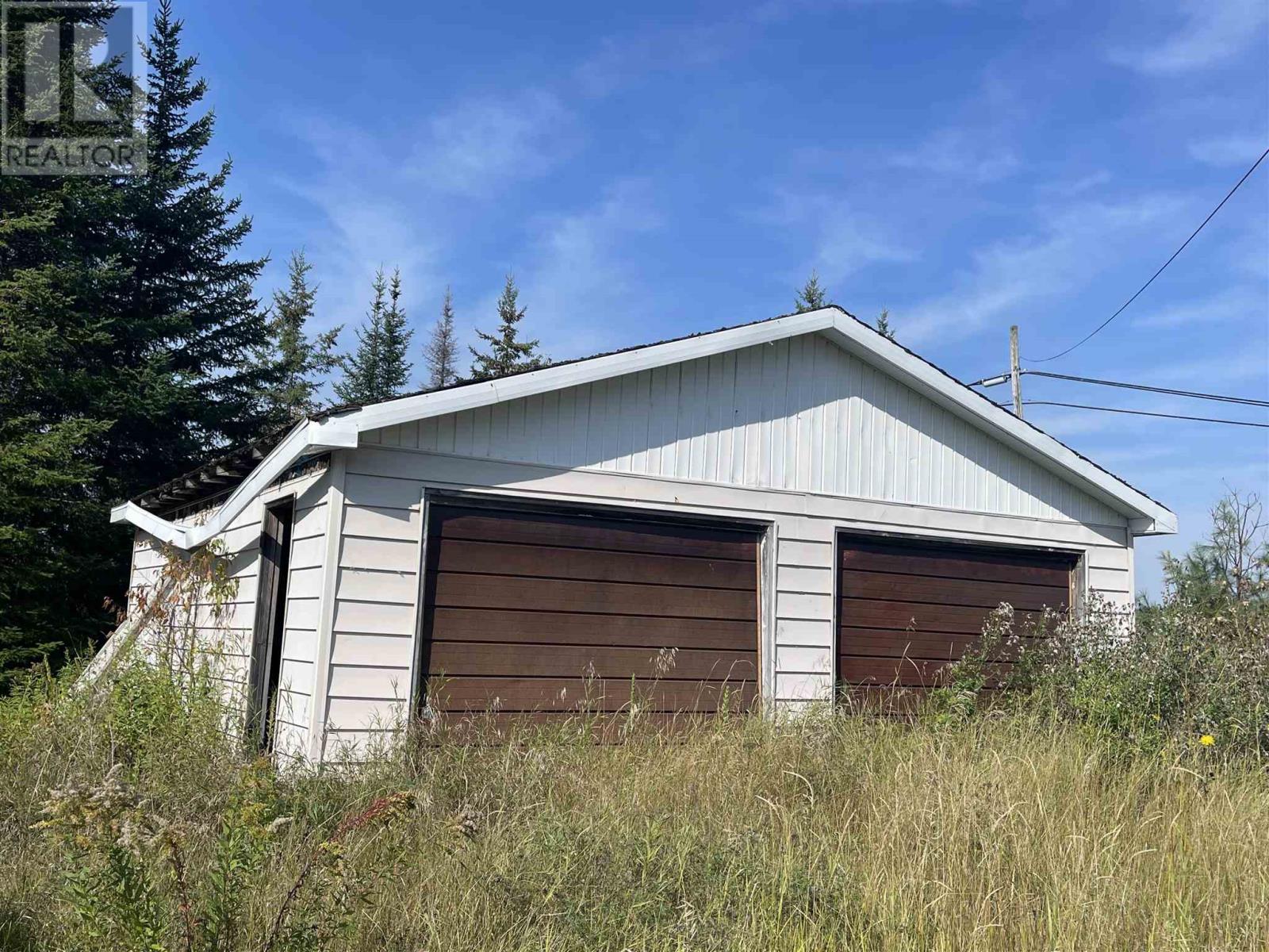 105 Railway Ave W Property Photo 30