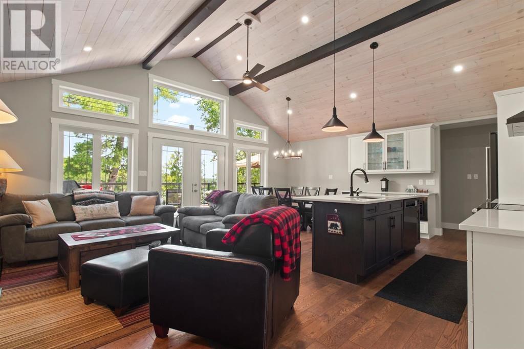 4 Whiskey Jack Way Property Photo 4