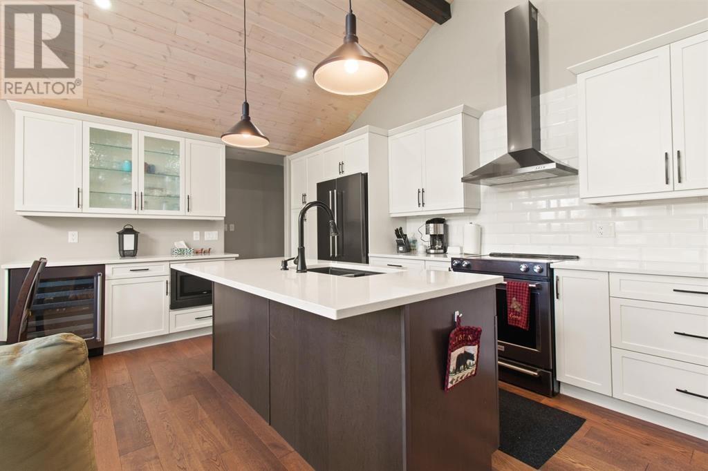 4 Whiskey Jack Way Property Photo 9