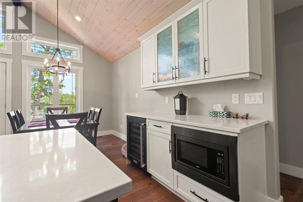 4 Whiskey Jack Way Property Photo 10