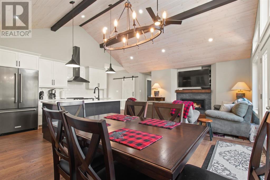 4 Whiskey Jack Way Property Photo 13