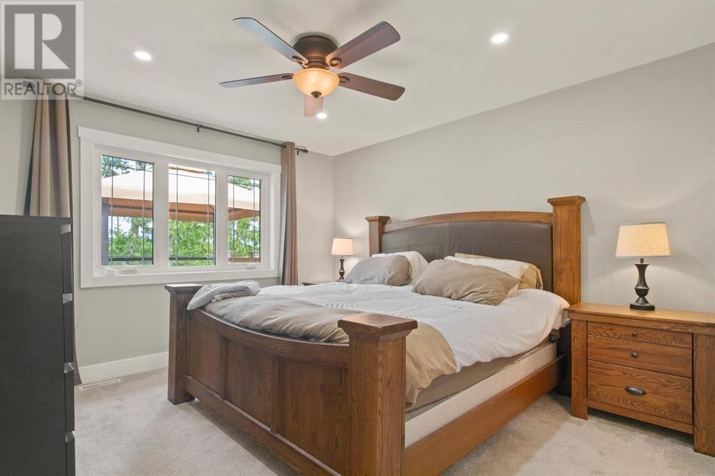 4 Whiskey Jack Way Property Photo 15