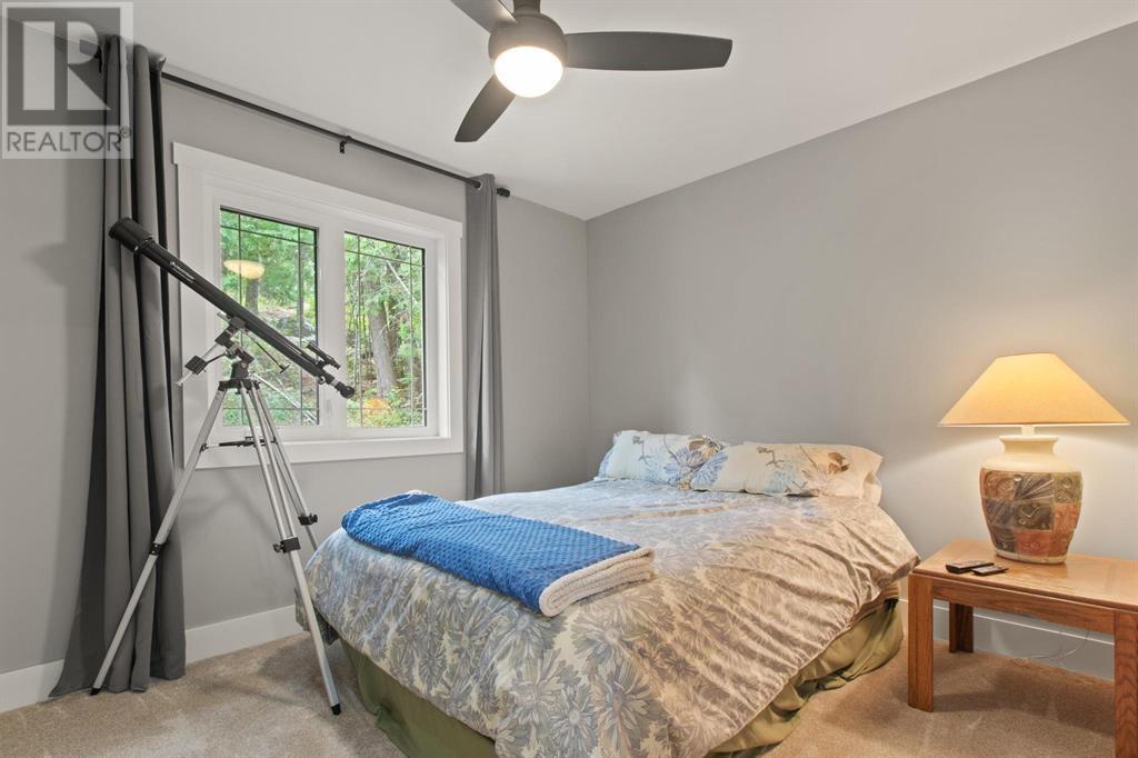 4 Whiskey Jack Way Property Photo 17