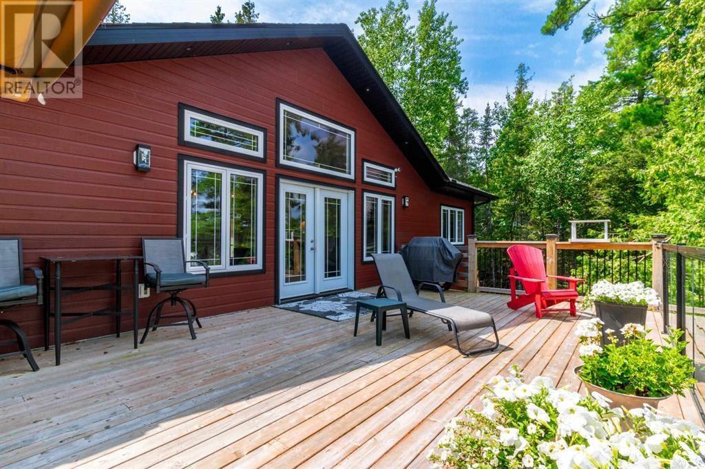 4 Whiskey Jack Way Property Photo 24