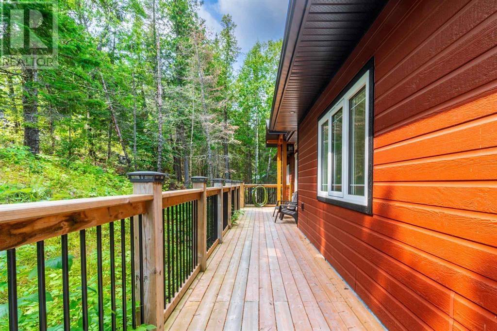 4 Whiskey Jack Way Property Photo 31