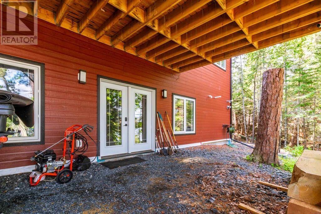 4 Whiskey Jack Way Property Photo 32
