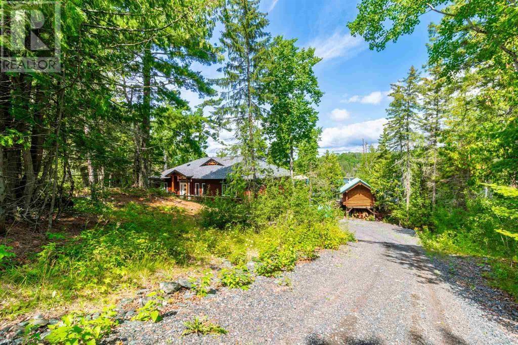 4 Whiskey Jack Way Property Photo 39