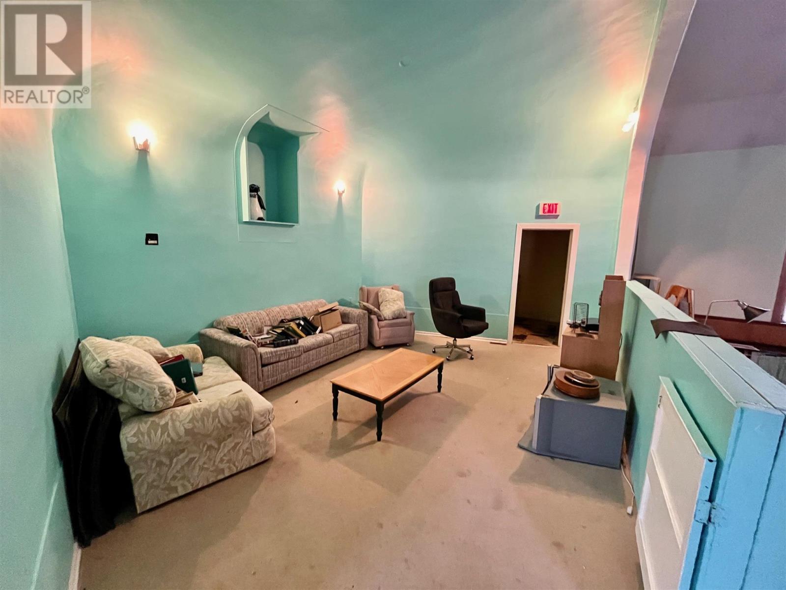 23 Van Horne Ave Property Photo 18
