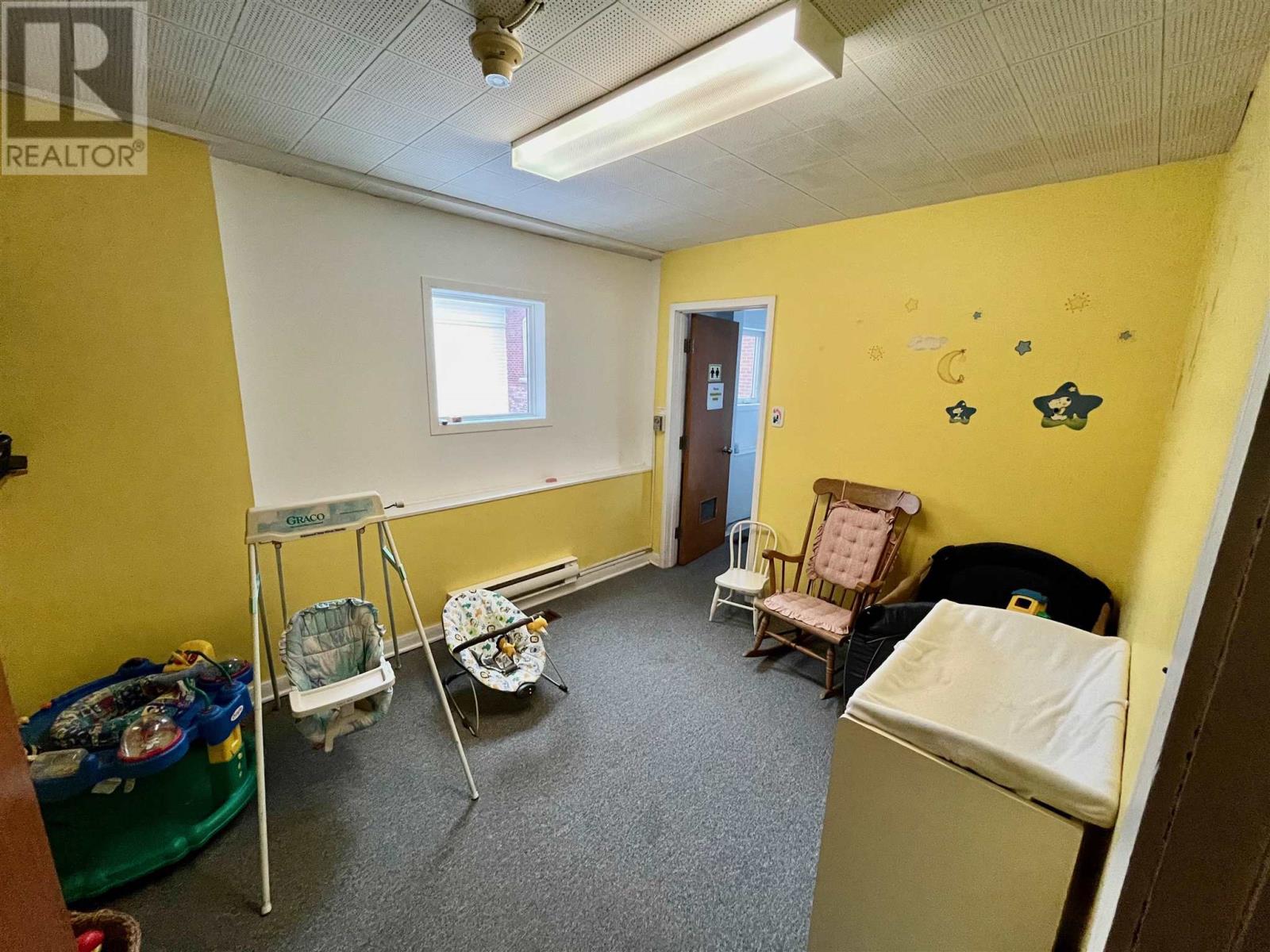 23 Van Horne Ave Property Photo 28