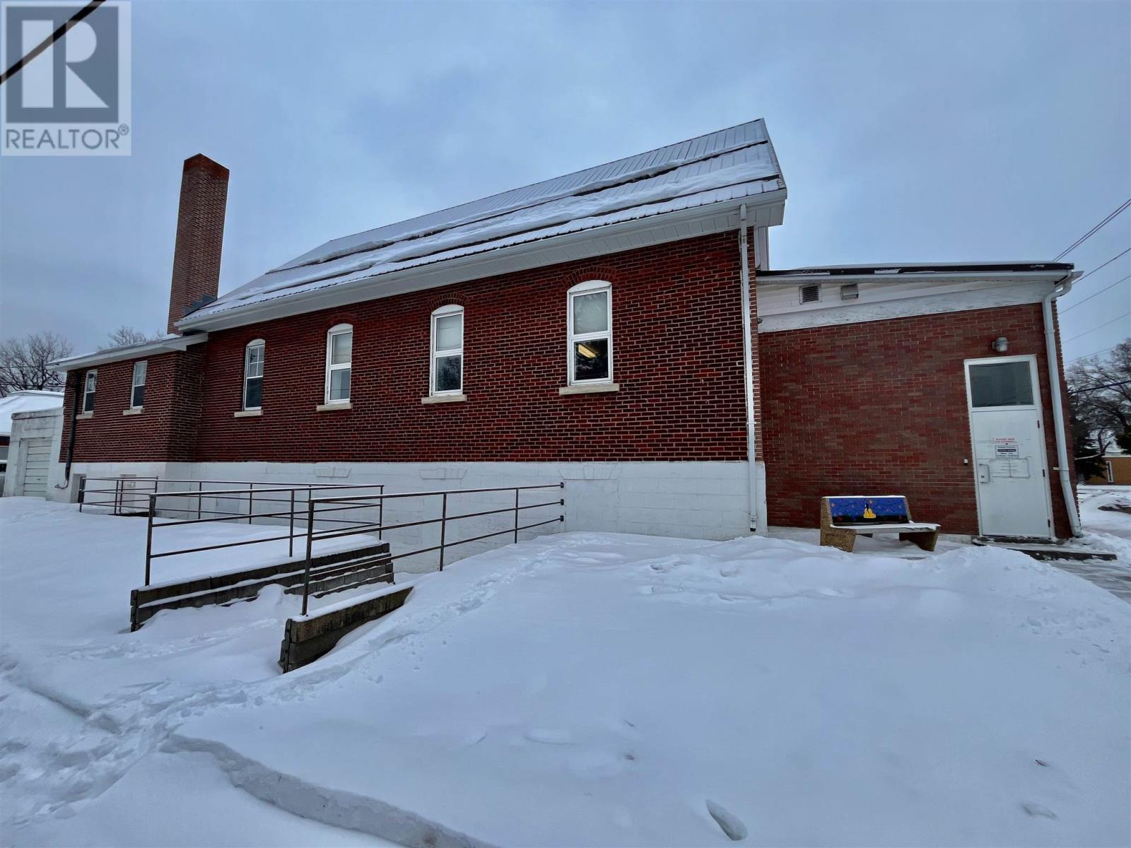 23 Van Horne Ave Property Photo 49