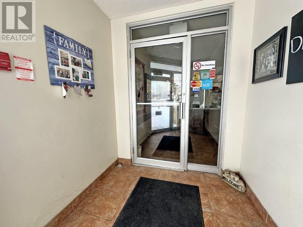 376 Lisgar Street Property Photo 4