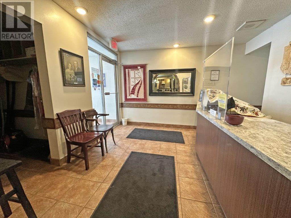 376 Lisgar Street Property Photo 6