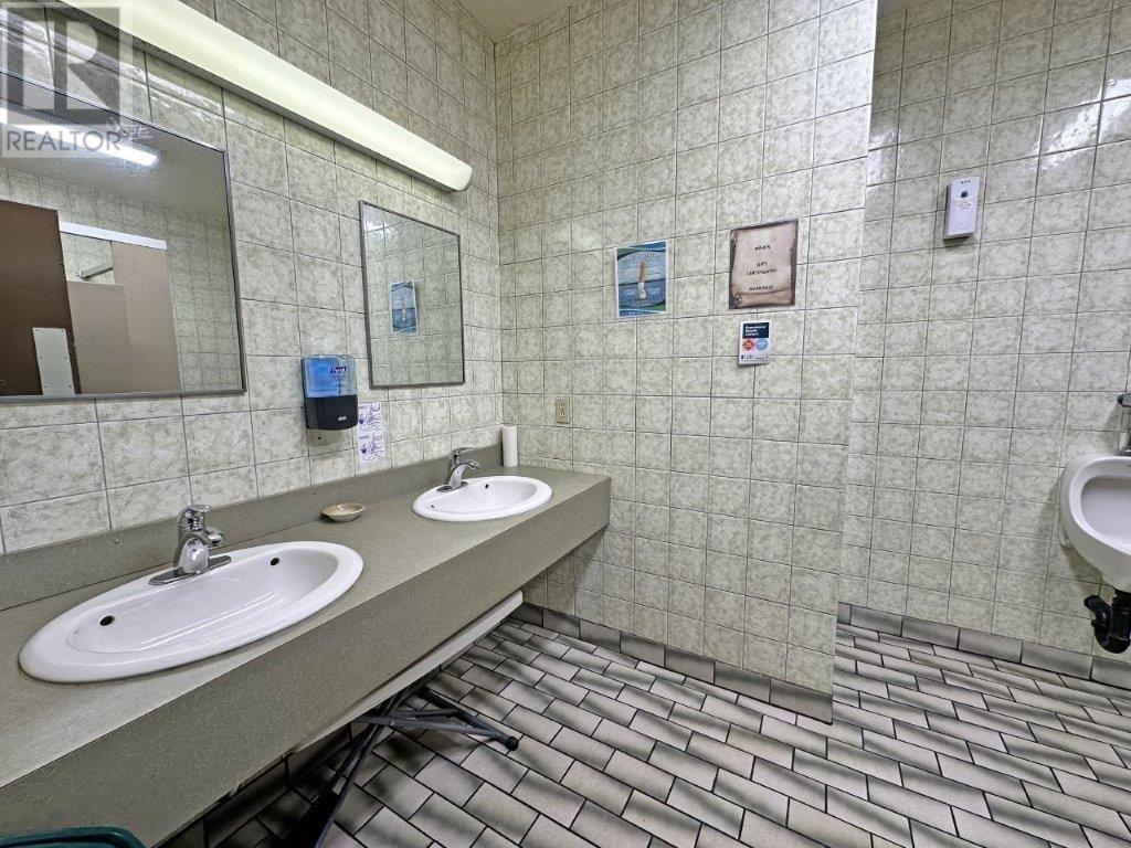 376 Lisgar Street Property Photo 33