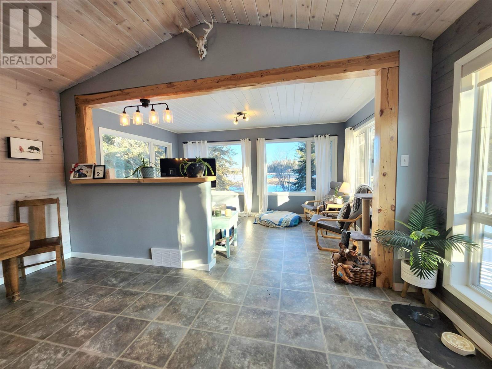 32 Beach Street Property Photo 14