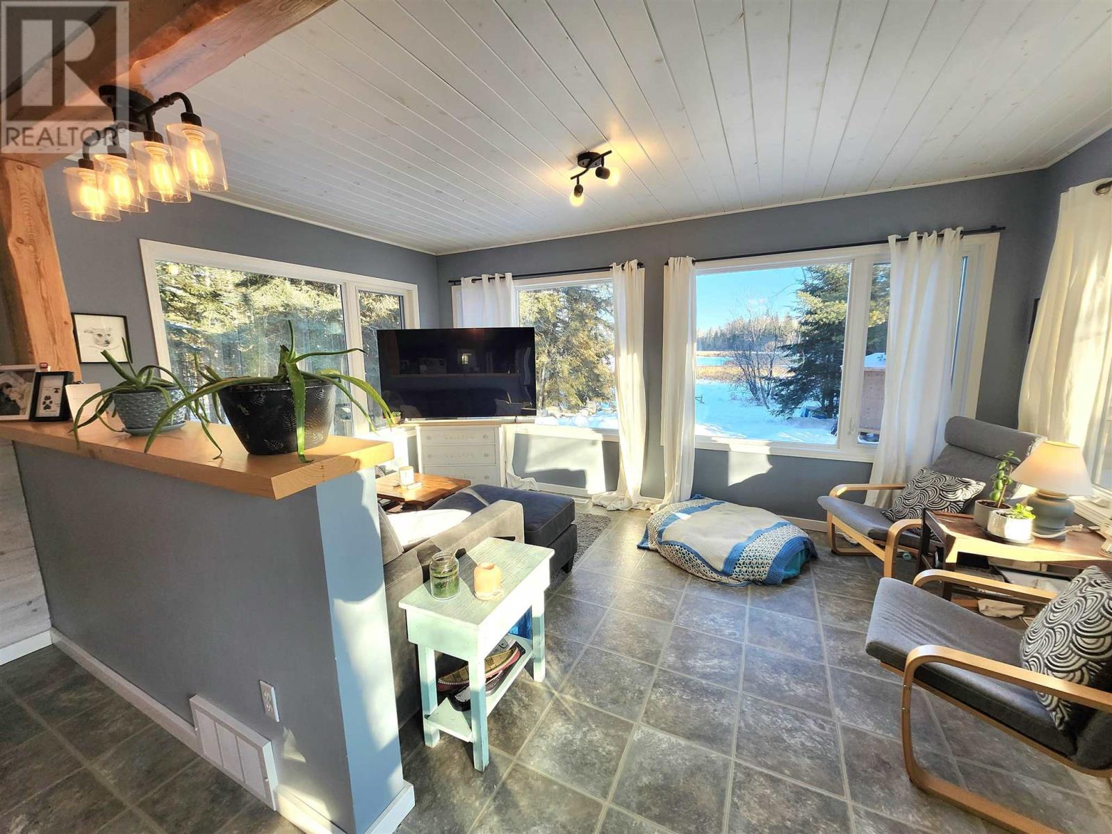 32 Beach Street Property Photo 15