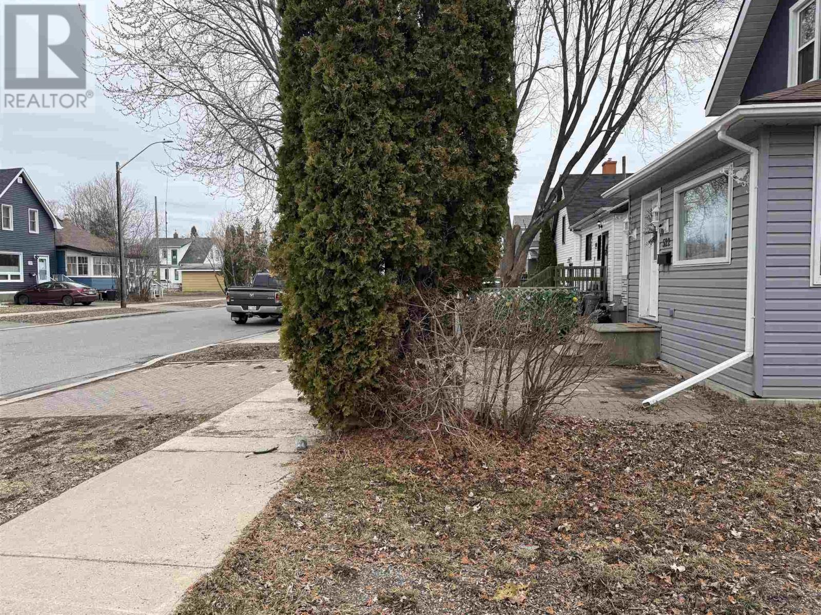 520 Brodie St Property Photo 4
