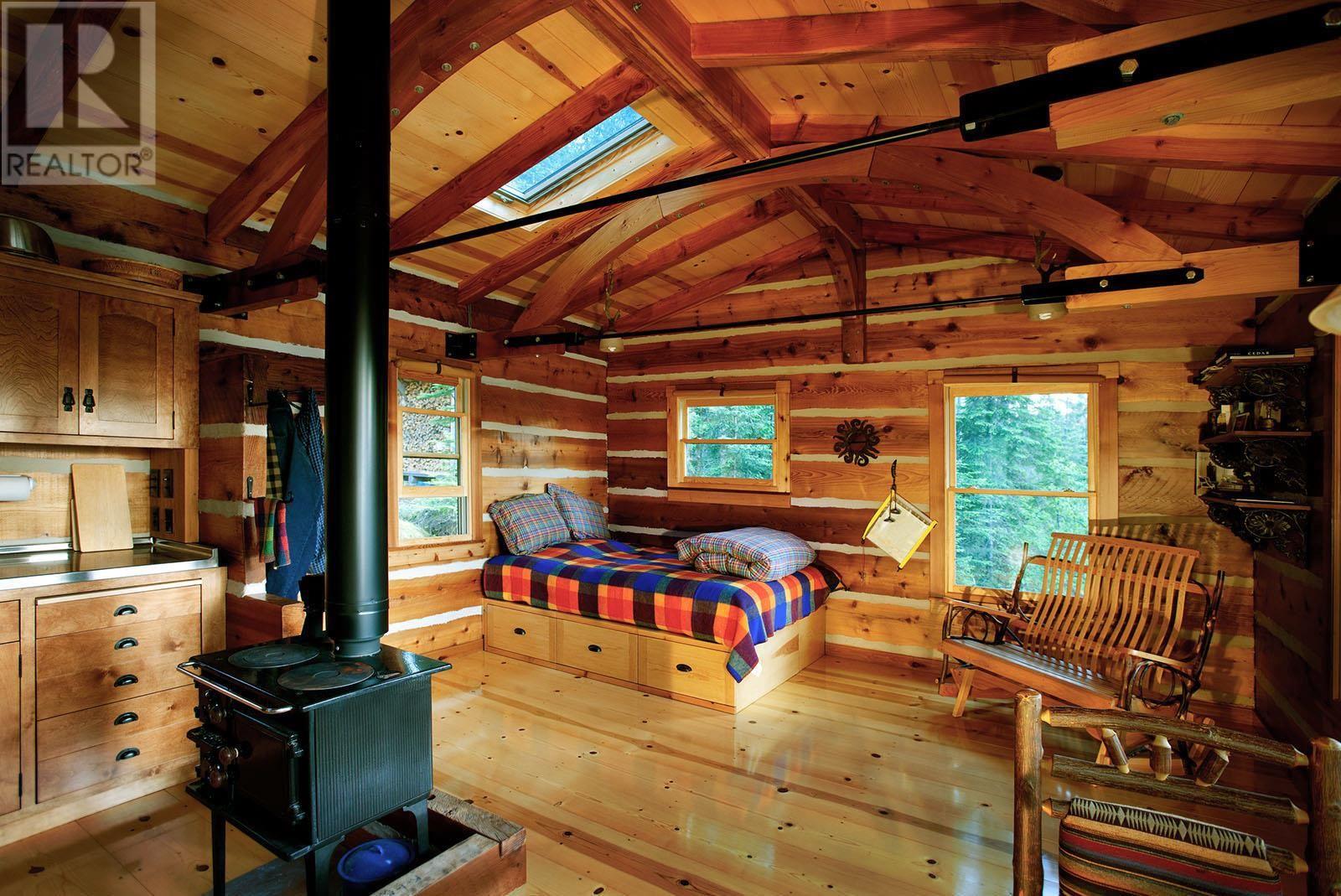 1 Erdmann Island Property Photo 8
