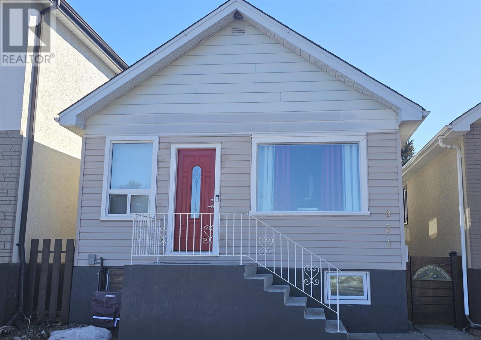 934 Alexandra St Property Photo