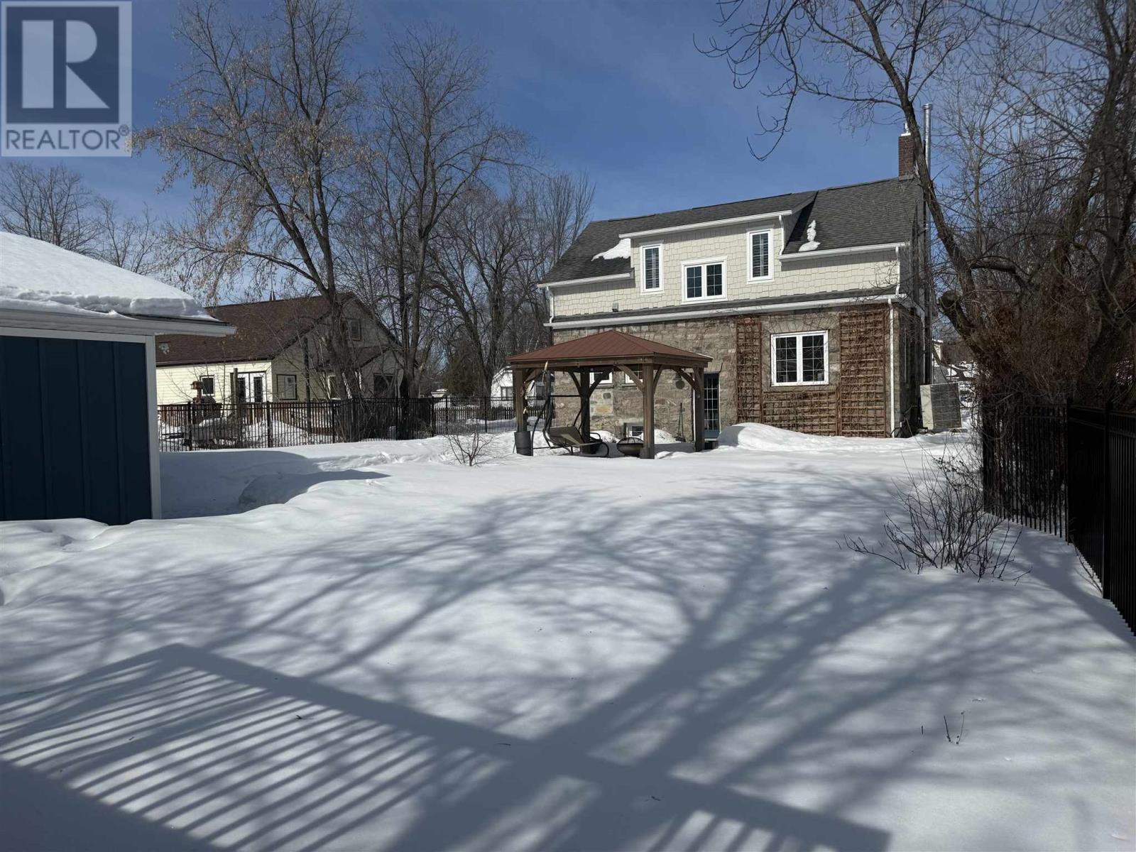 109 King Street Property Photo 6