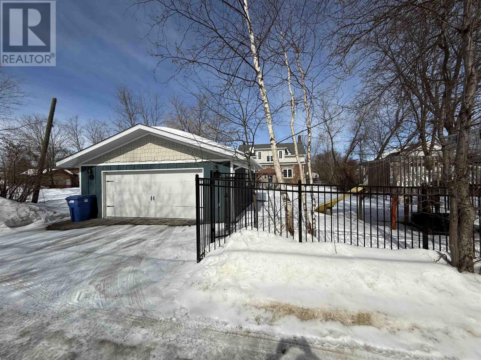 109 King Street Property Photo 8
