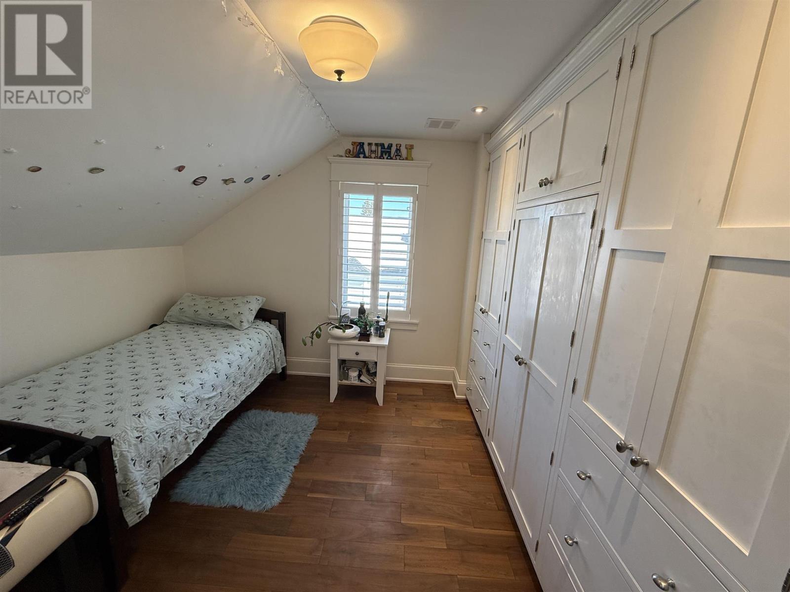 109 King Street Property Photo 28