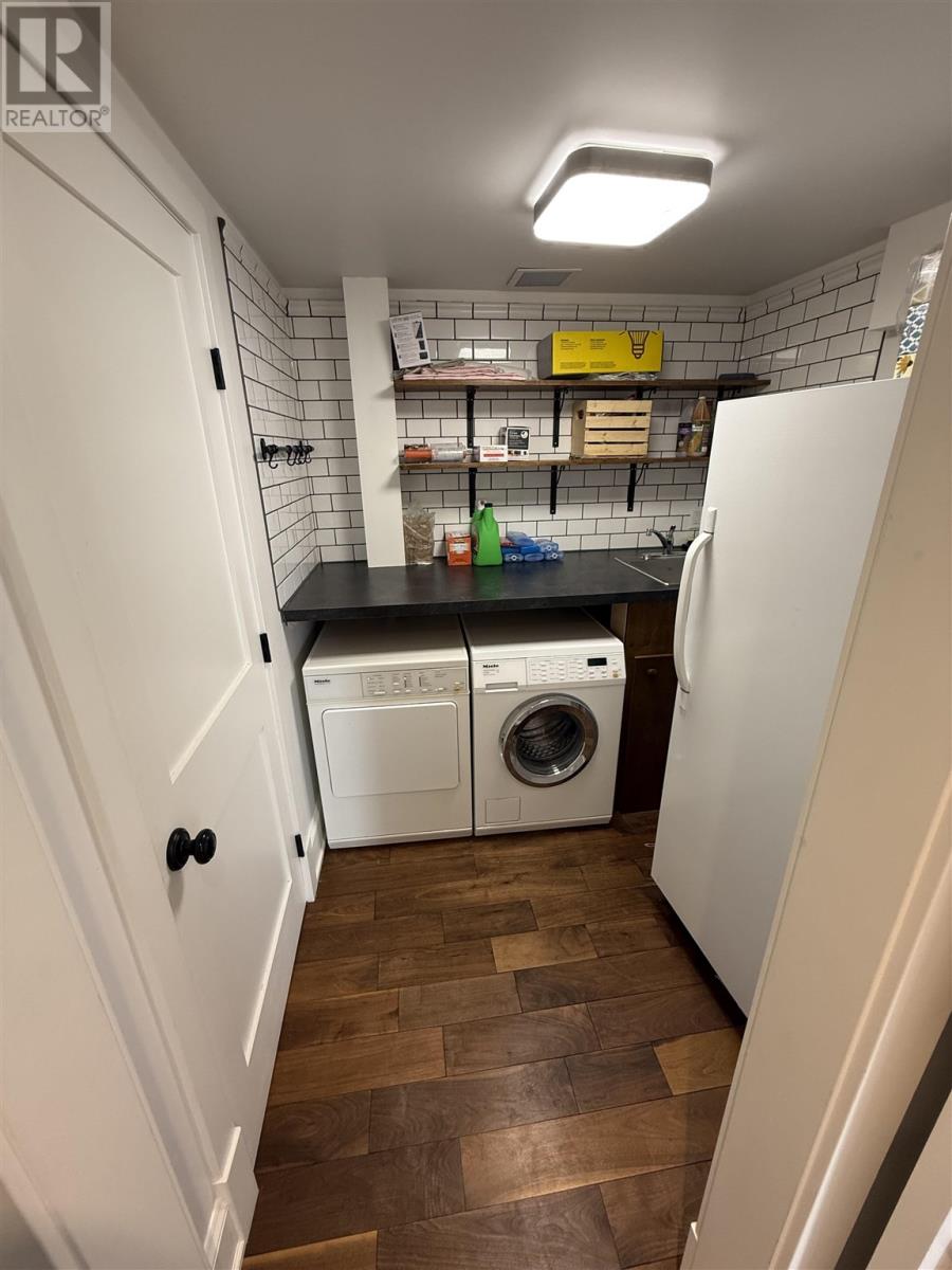 109 King Street Property Photo 38