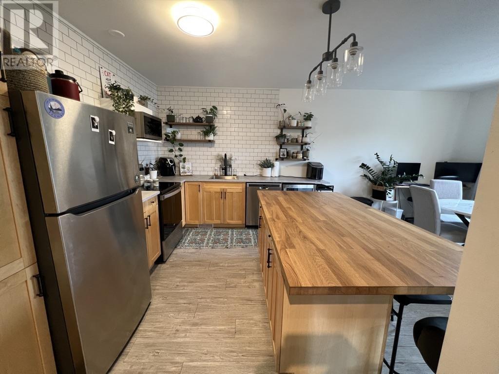 336 Second St Property Photo 14