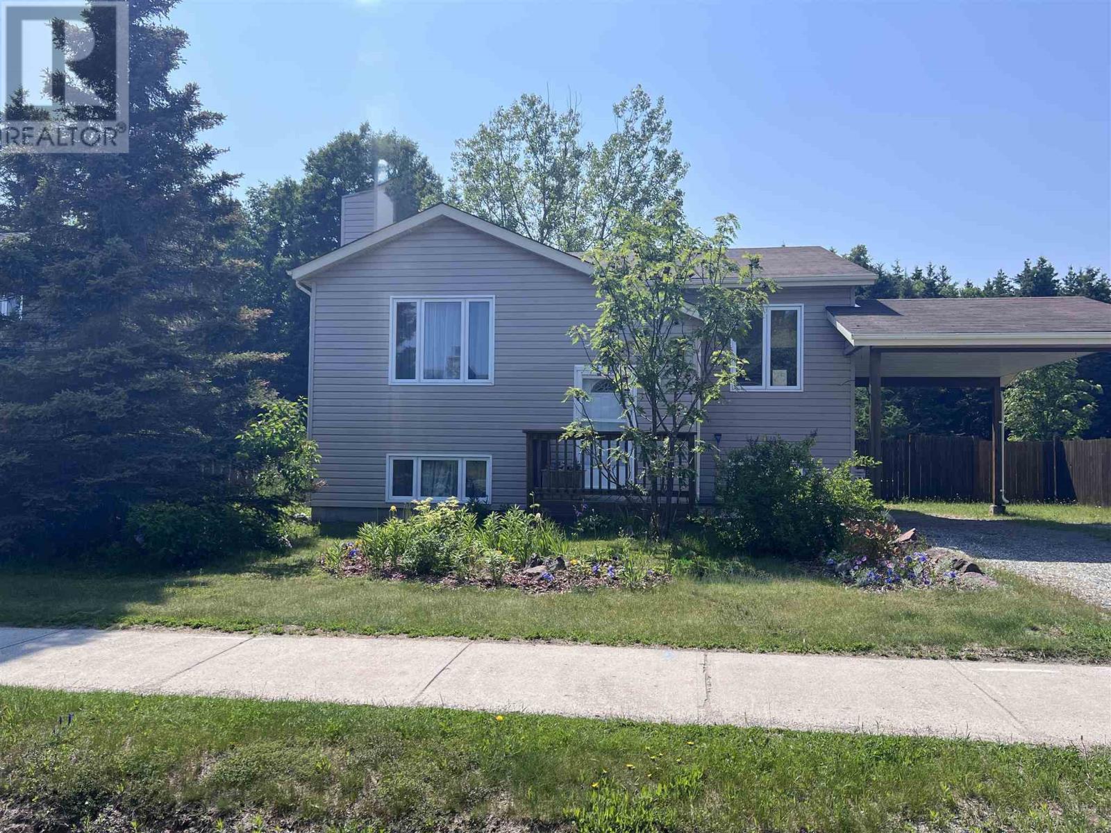 25 Nicolet Dr Property Photo 1