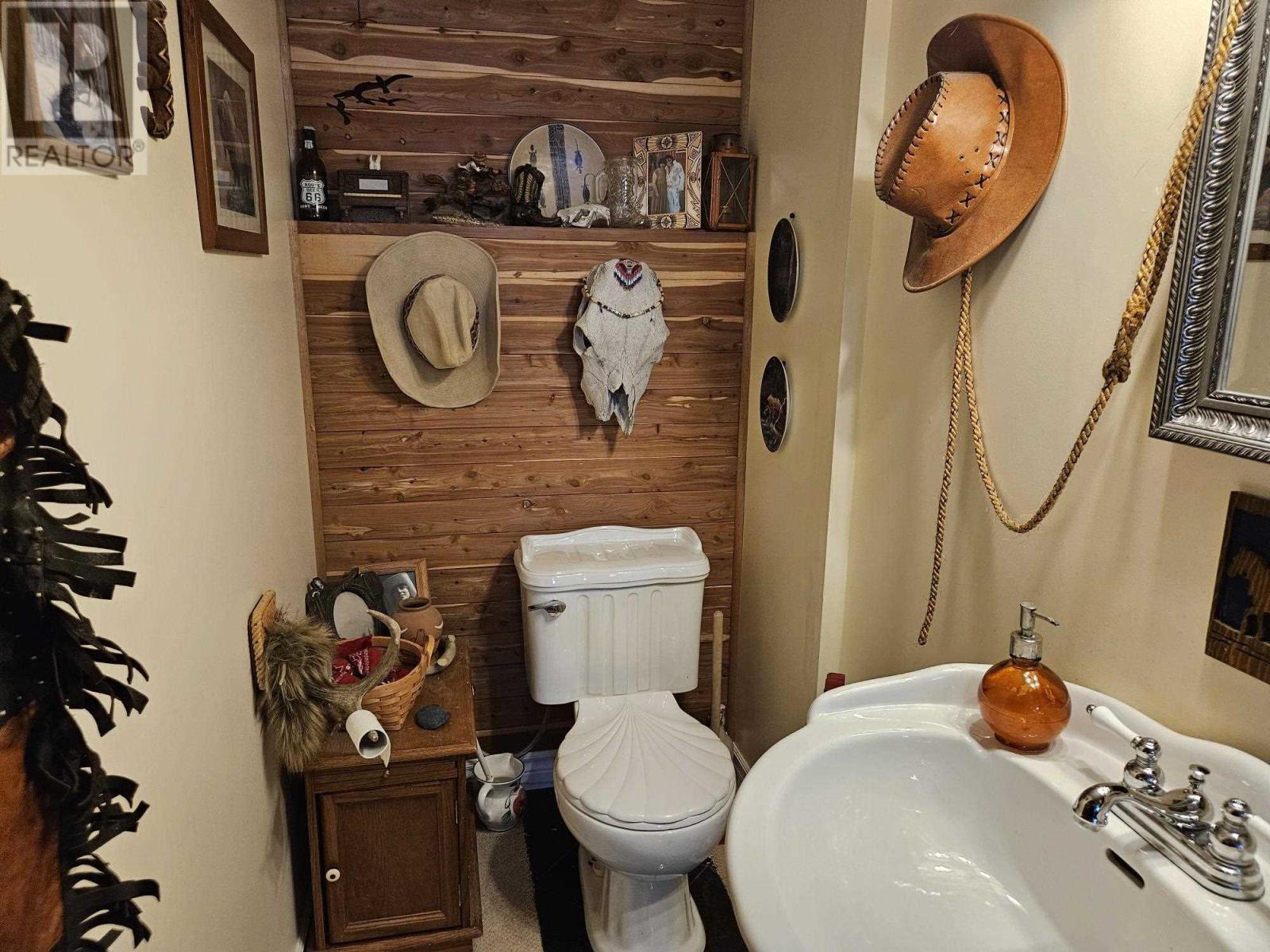 4 Fisher Ave Property Photo 21