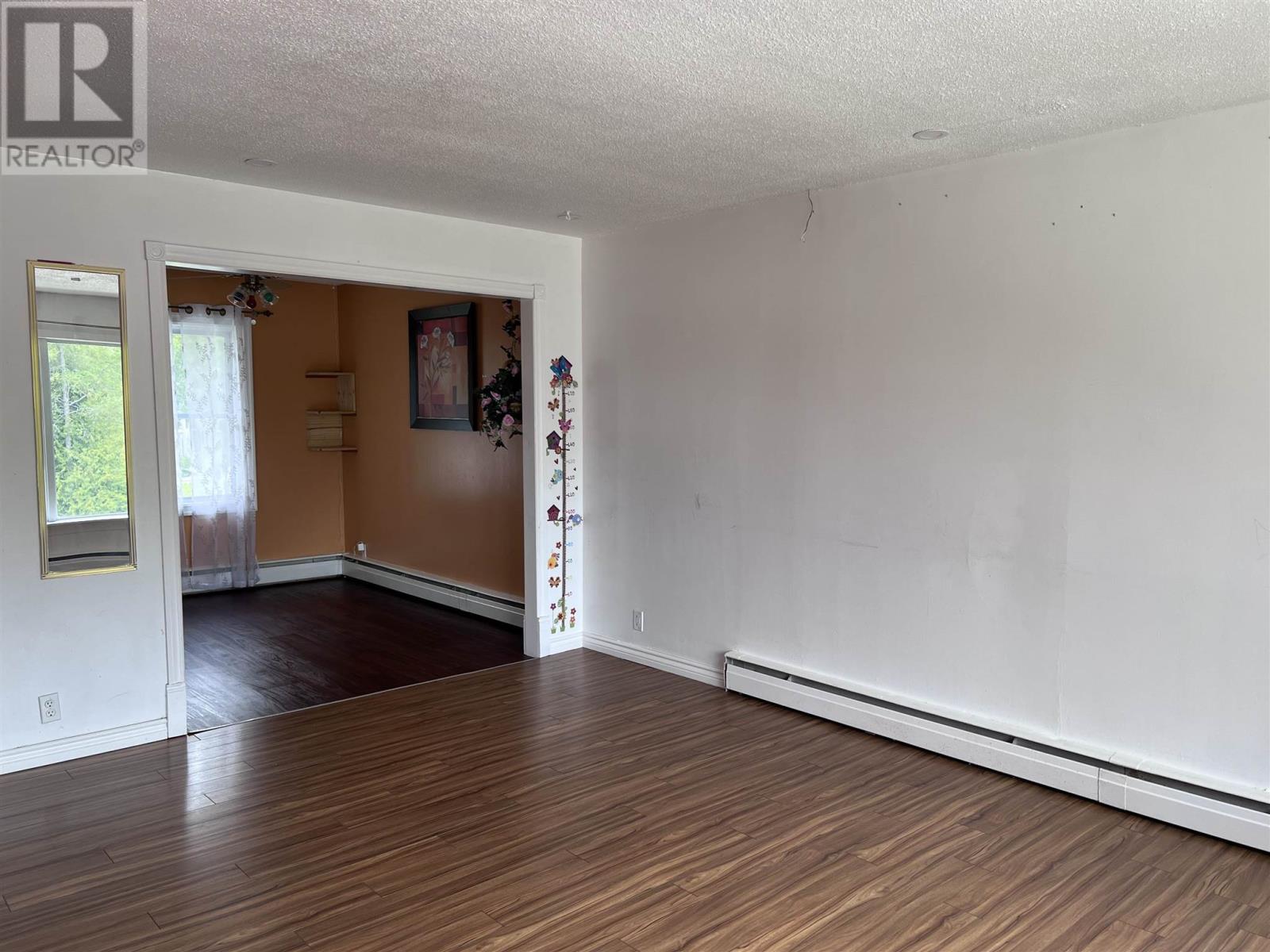 4 Sund Cres Property Photo 4