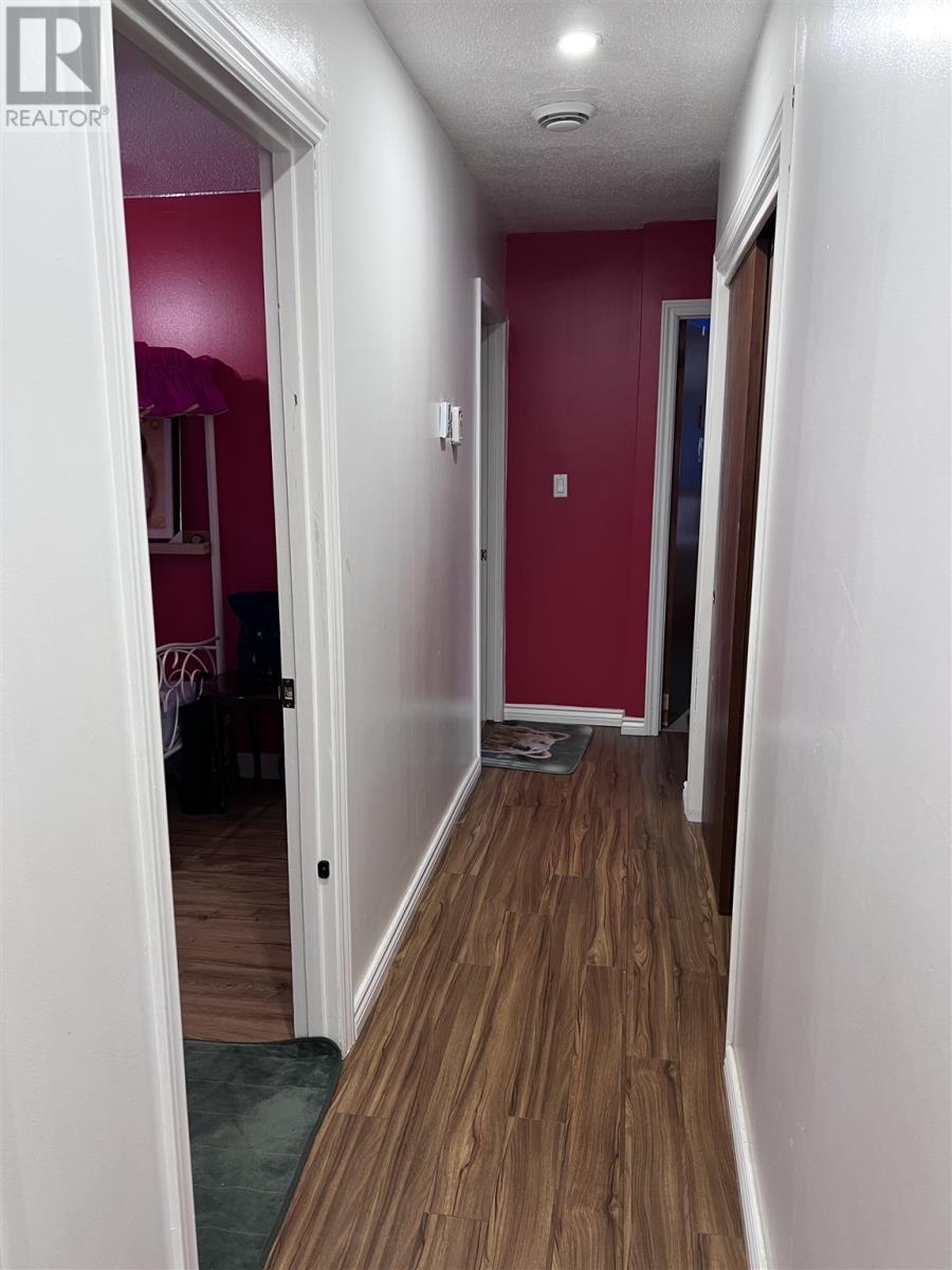 4 Sund Cres Property Photo 13