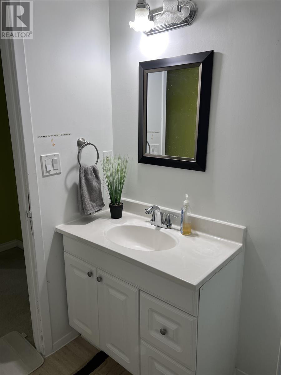 4 Sund Cres Property Photo 38