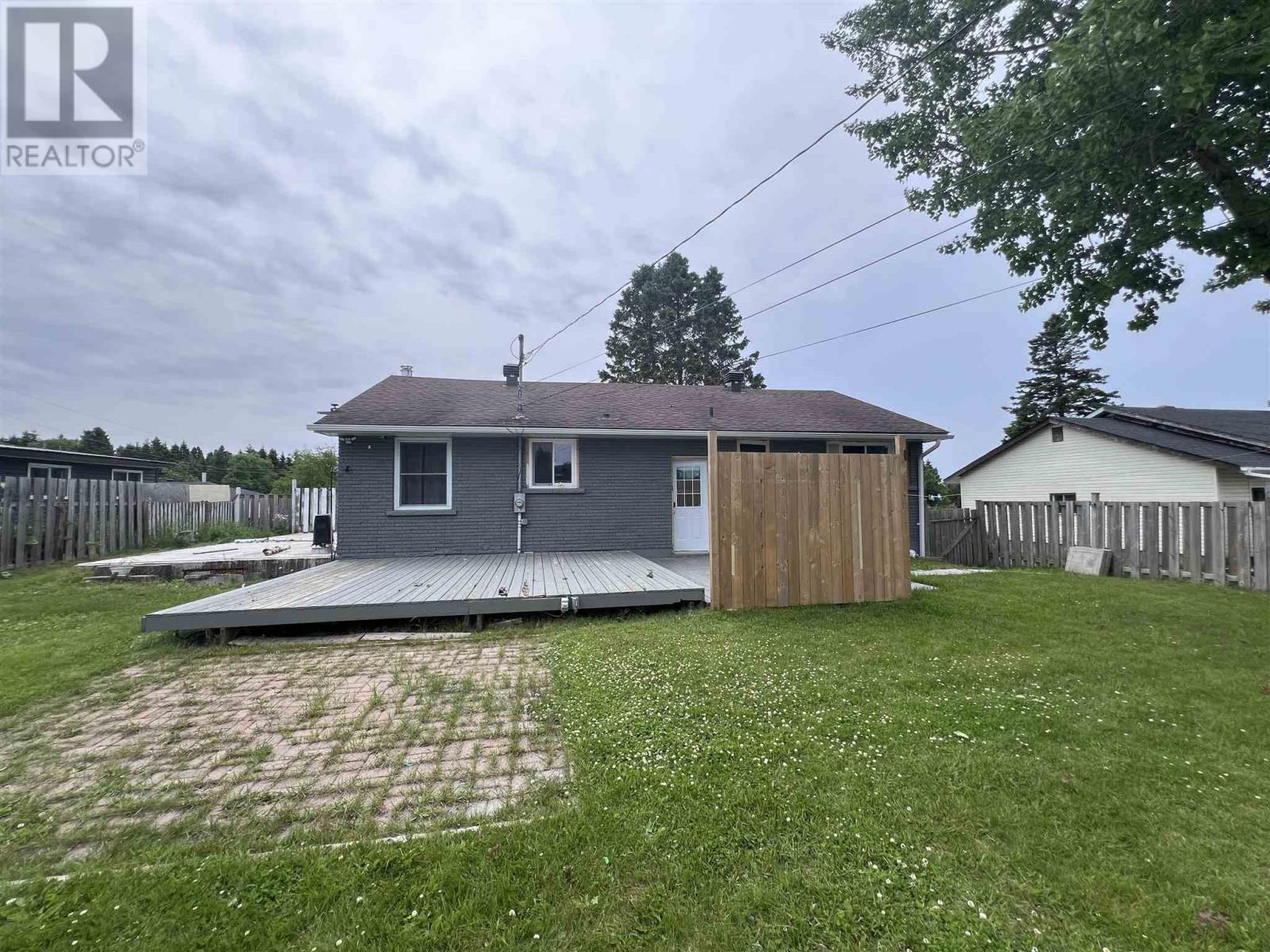4 Sund Cres Property Photo 46