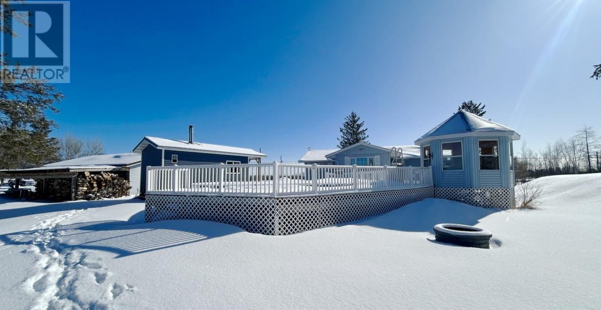 203 Hwy 611n Property Photo 4