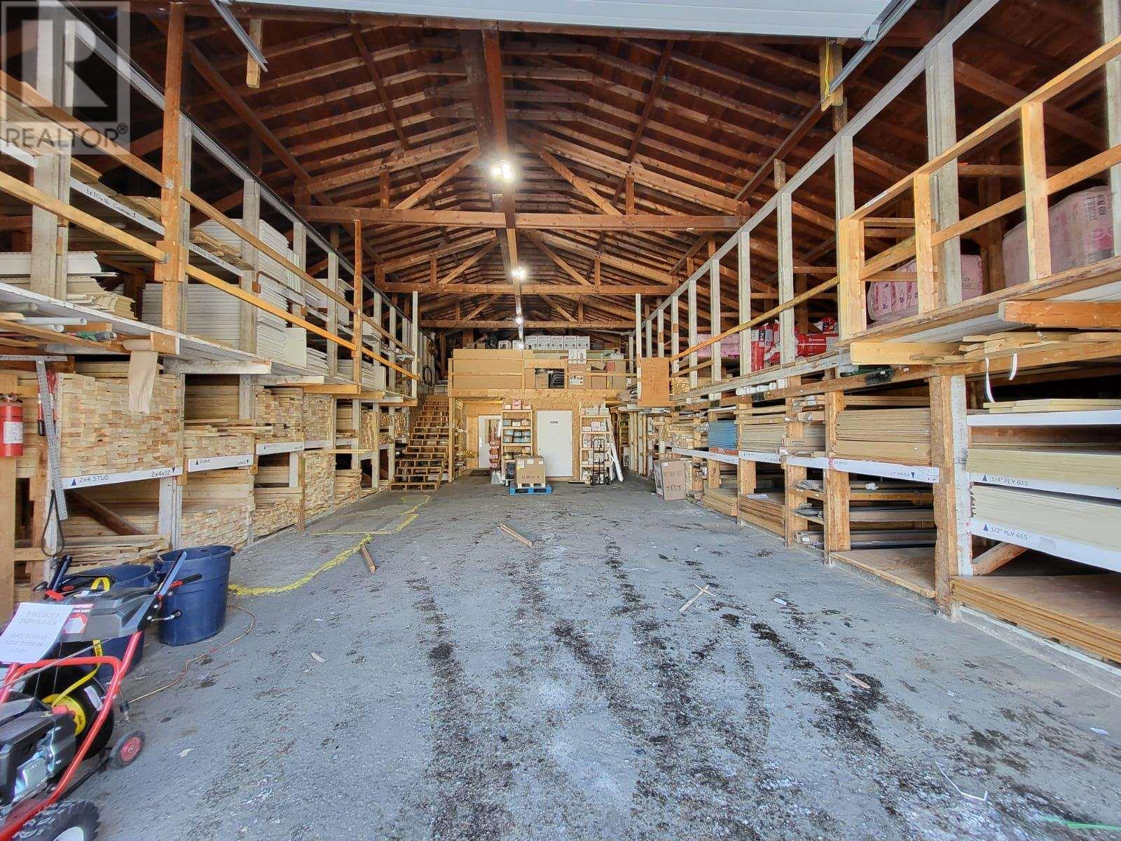 109 4th St Property Photo 22